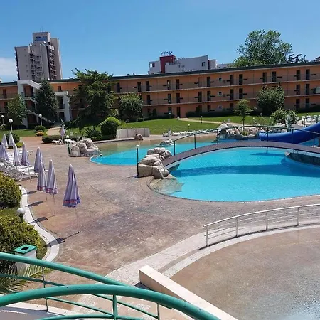 Trakia Plaza Апартамент 公寓 阳光海滩